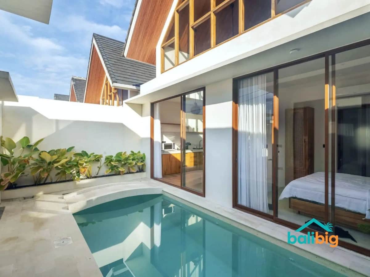 2BR Villa 72 m² - image 1