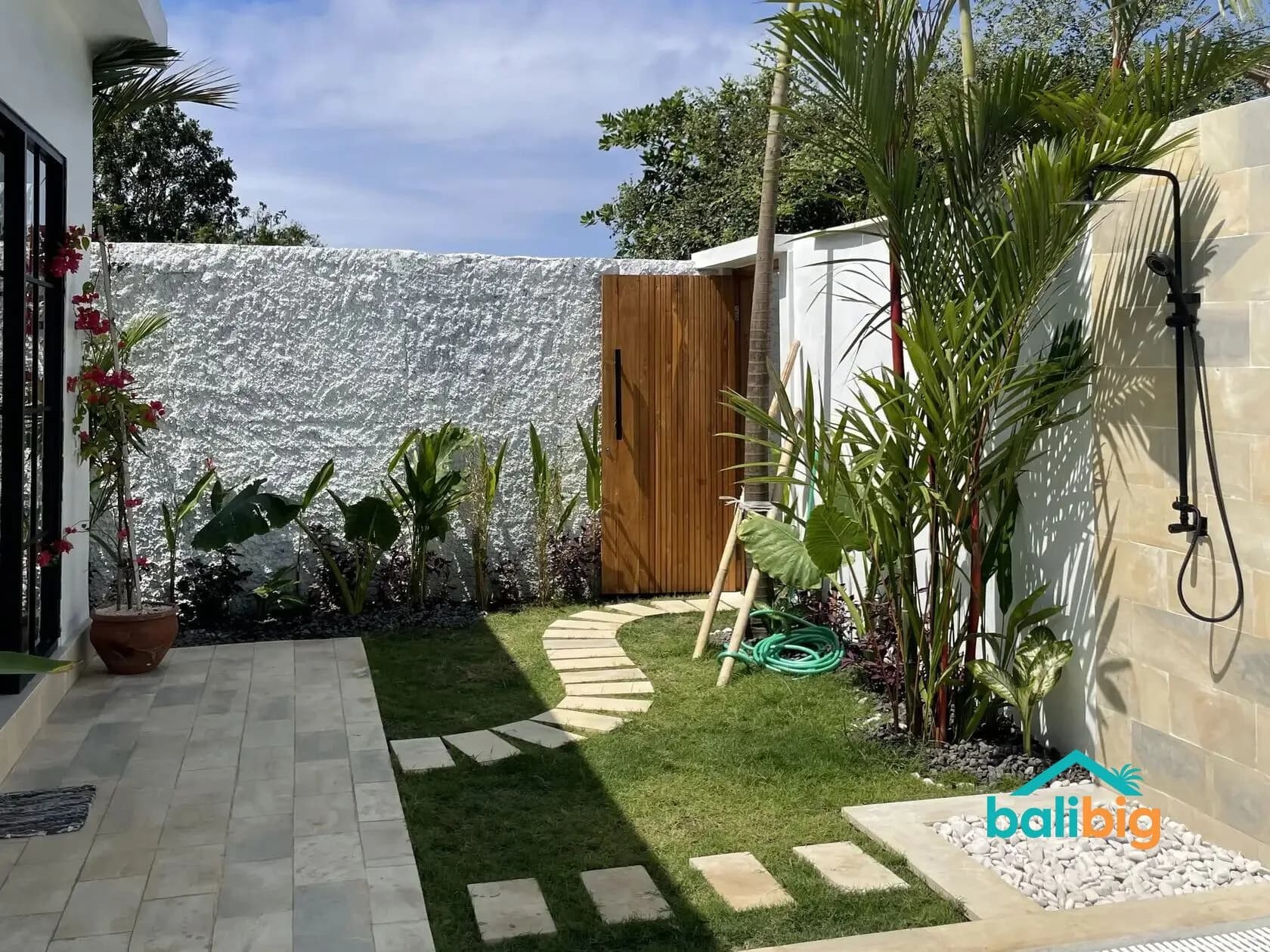 Manukyan Estate White Villas - 4