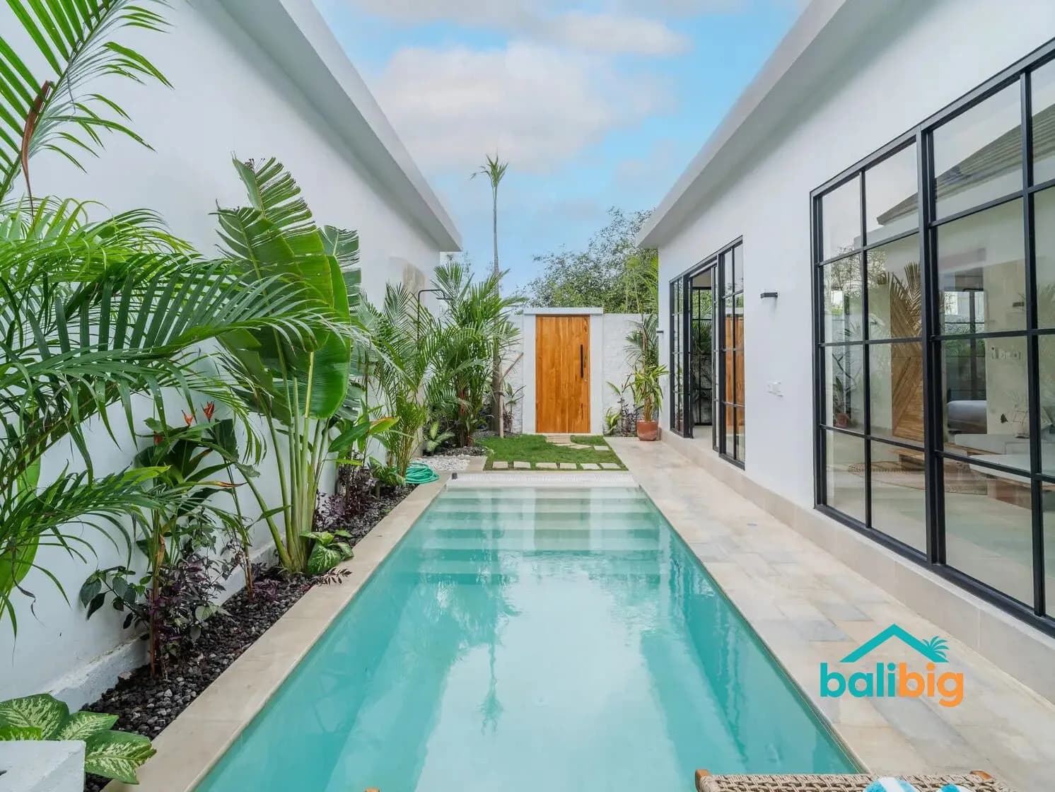 Manukyan Estate White Villas - 1